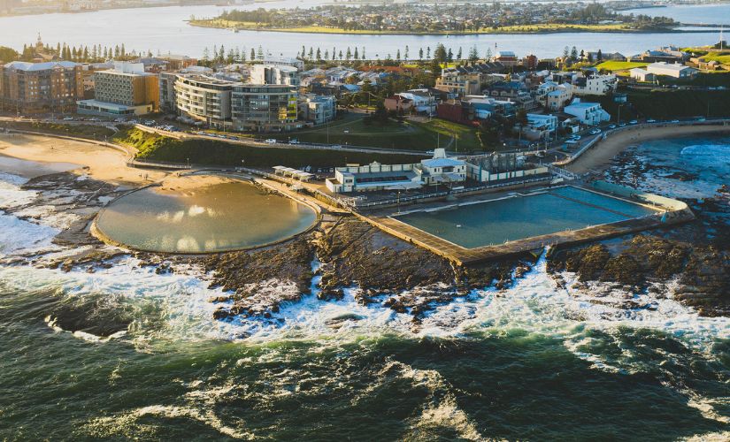 Newcastle Ocean Bath and Canoe Pool © Destination NSW